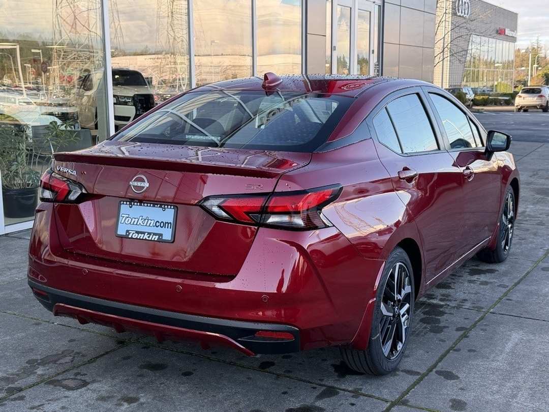 2025 Nissan Versa 1.6 SR - Image 8