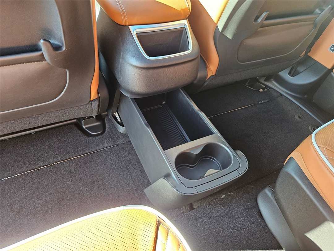 2026 Chrysler Pacifica Pinnacle - Image 28