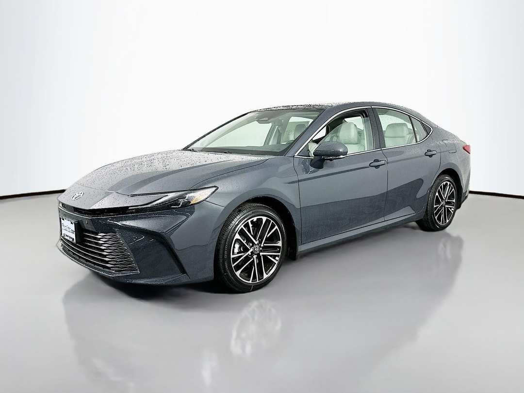 2026 Toyota Camry XSE - Image 3