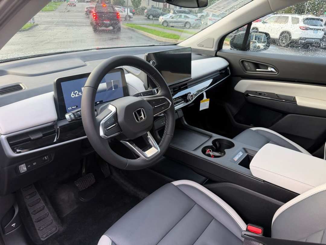 2026 Honda Prologue Touring - Image 16