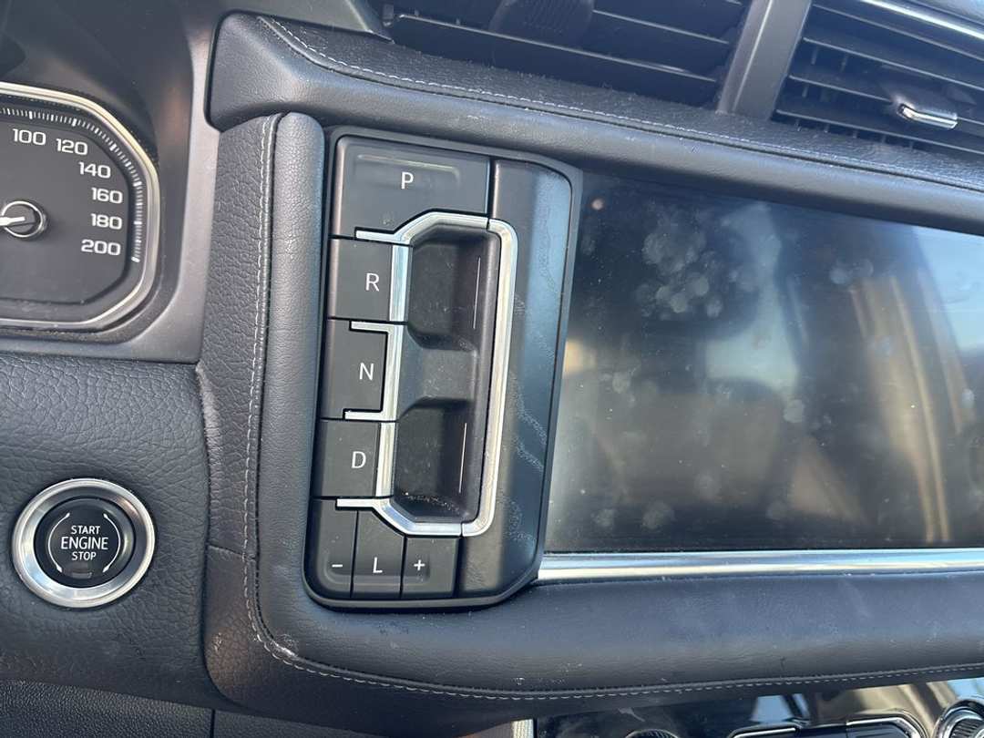 2021 GMC Yukon DENALI - Image 3