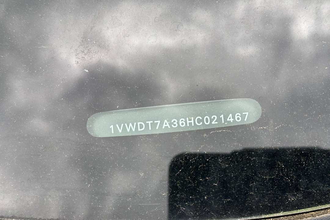 2017 Volkswagen Passat 1.8T RLine - Image 2