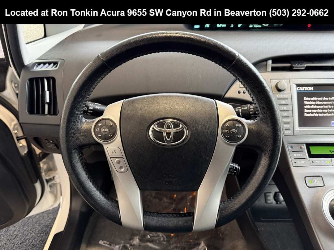 2015 Toyota Prius Advanced - Image 19