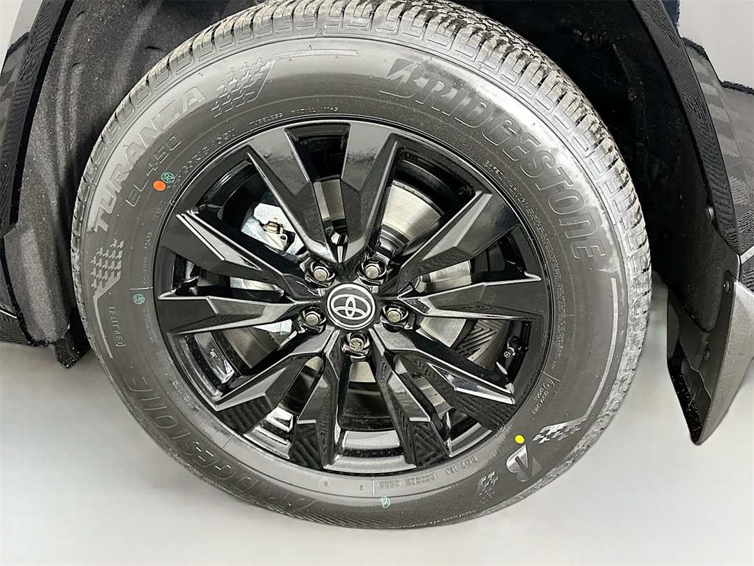 2026 Toyota Rav4 SE - Image 32