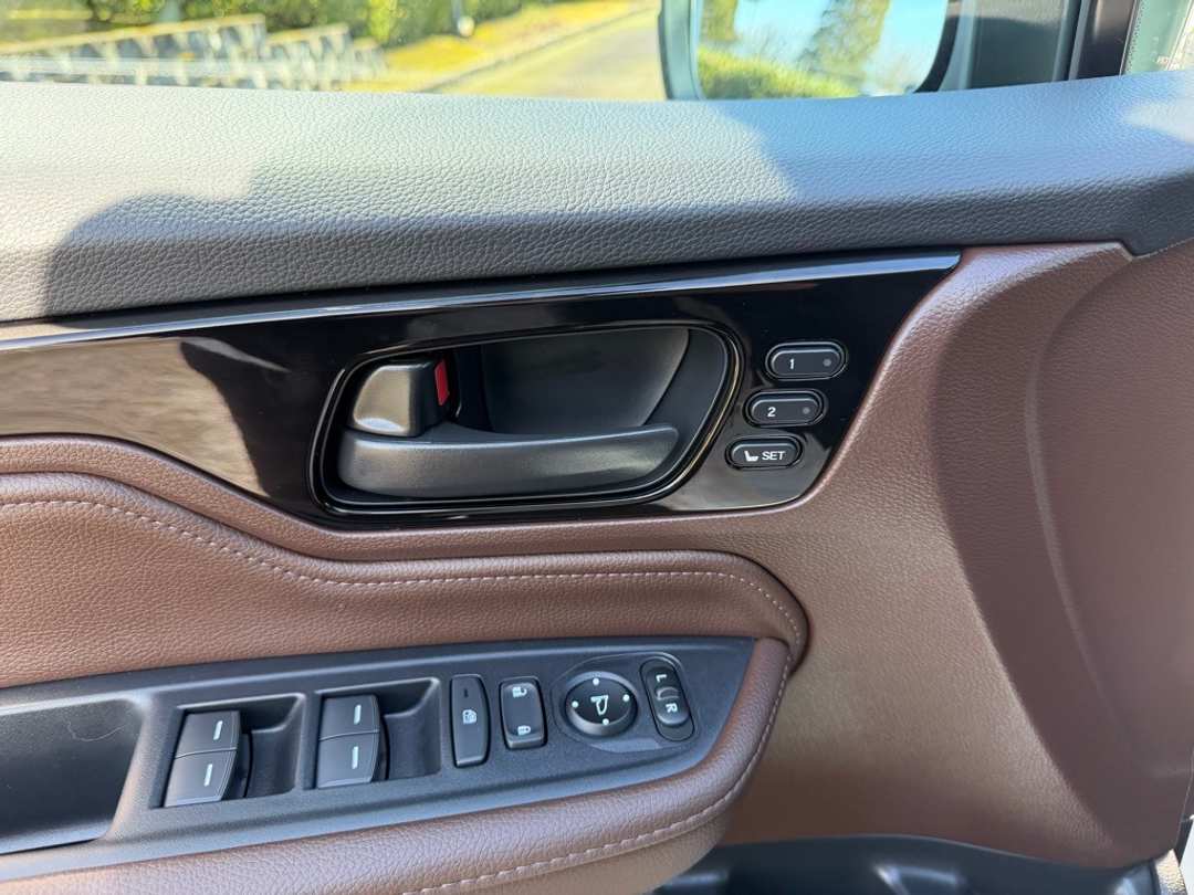 2026 Honda Odyssey Touring - Image 13