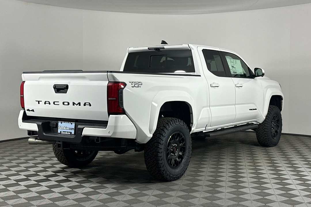 Toyota Tacoma - Image 4