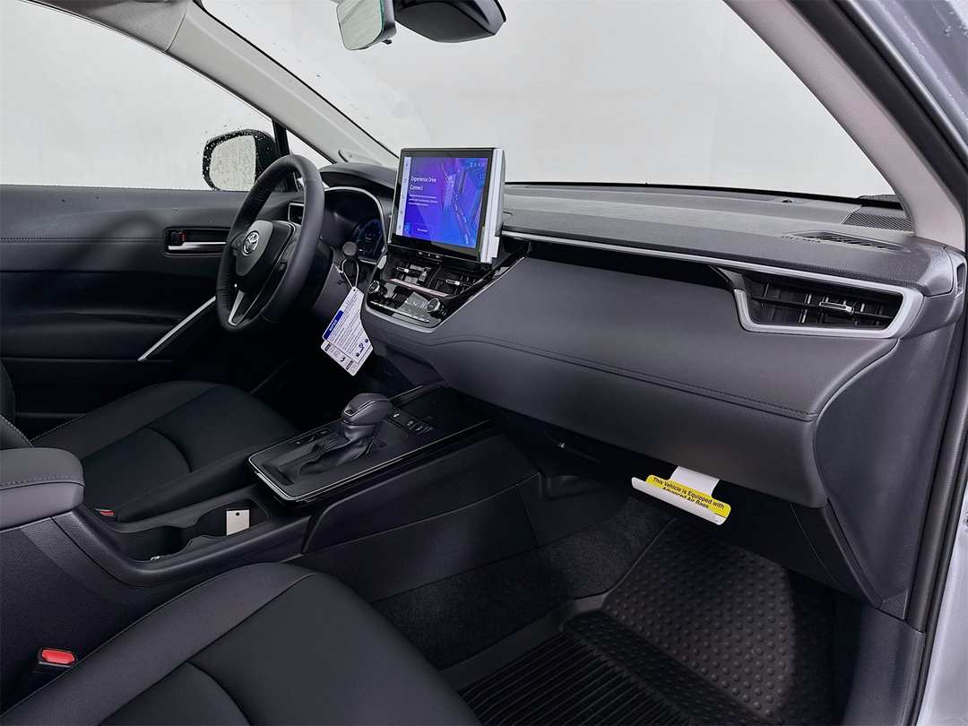 2026 Toyota Corolla Cross XLE - Image 30