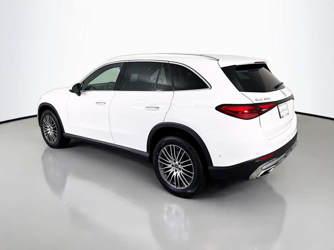 2026 Mercedes-Benz GLC GLC 300 - Image 3