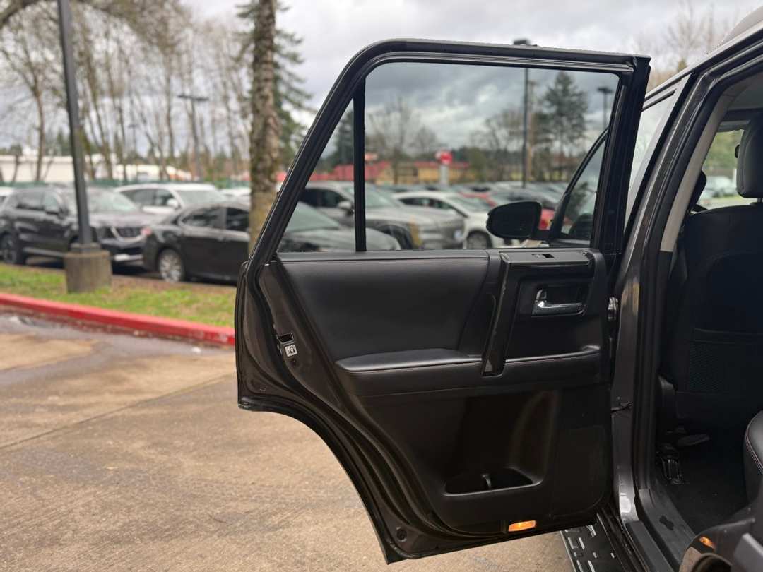 2022 Toyota 4Runner TRD OffRoad Premium - Image 24