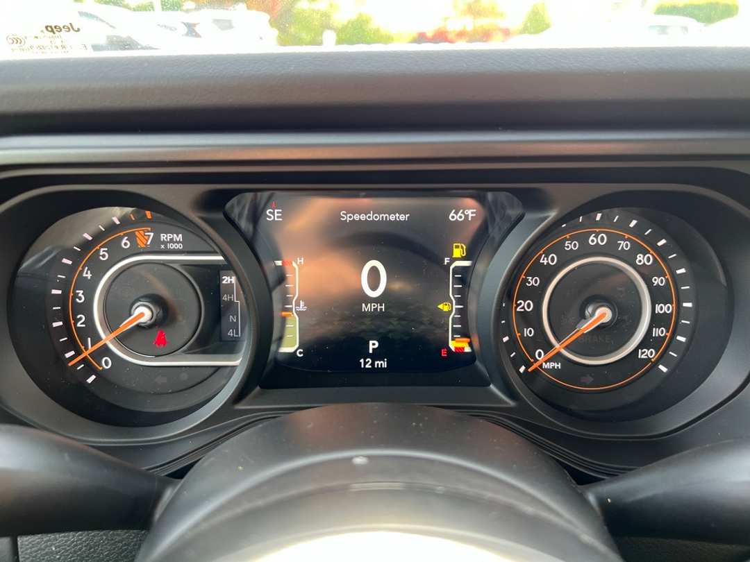 2025 Jeep Gladiator High Tide - Image 18