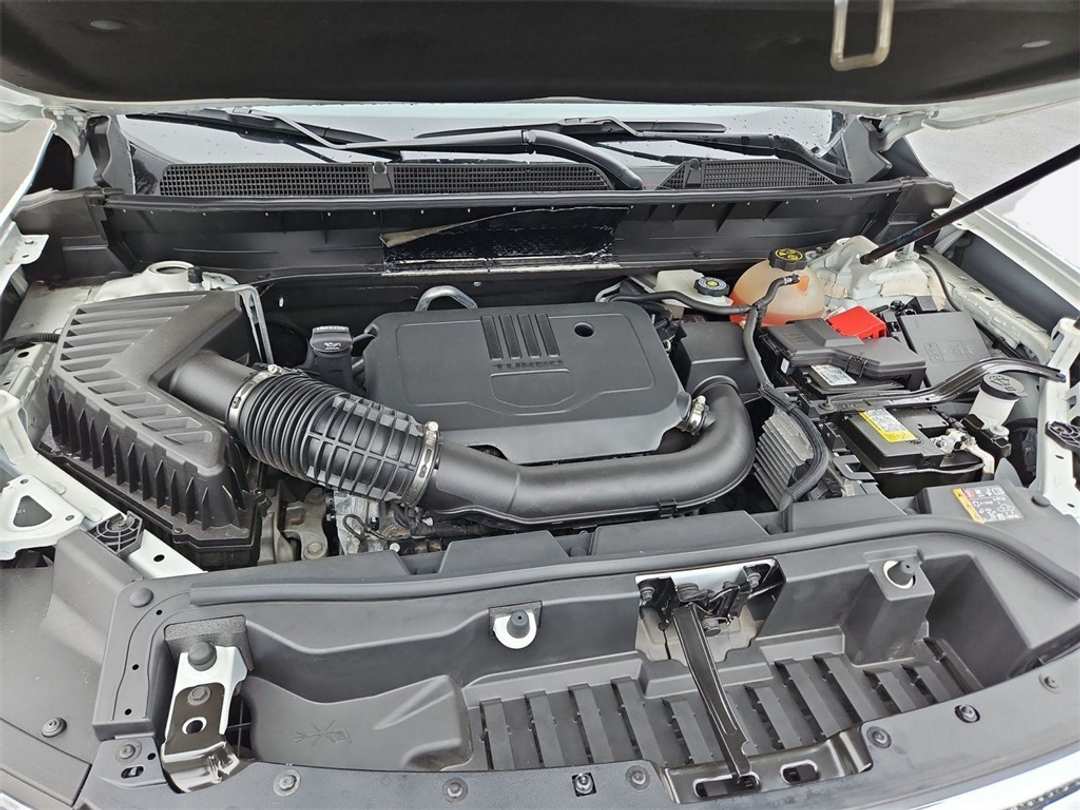 2023 GMC Acadia SLT - Image 30