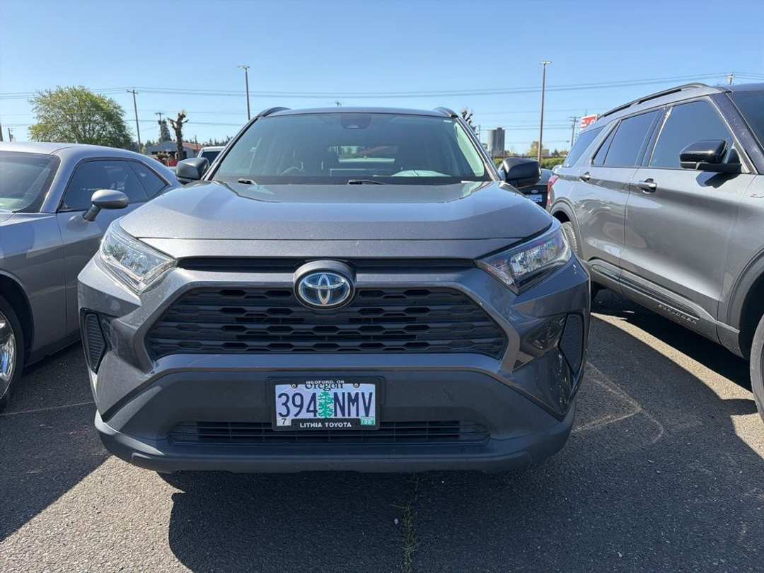 2022 Toyota Rav4 LE - Image 2