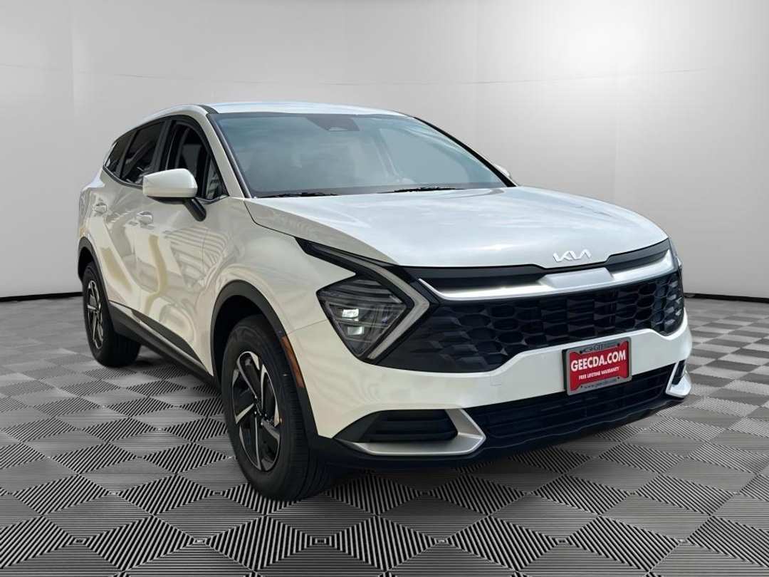 2025 Kia Sportage LX - Image 3