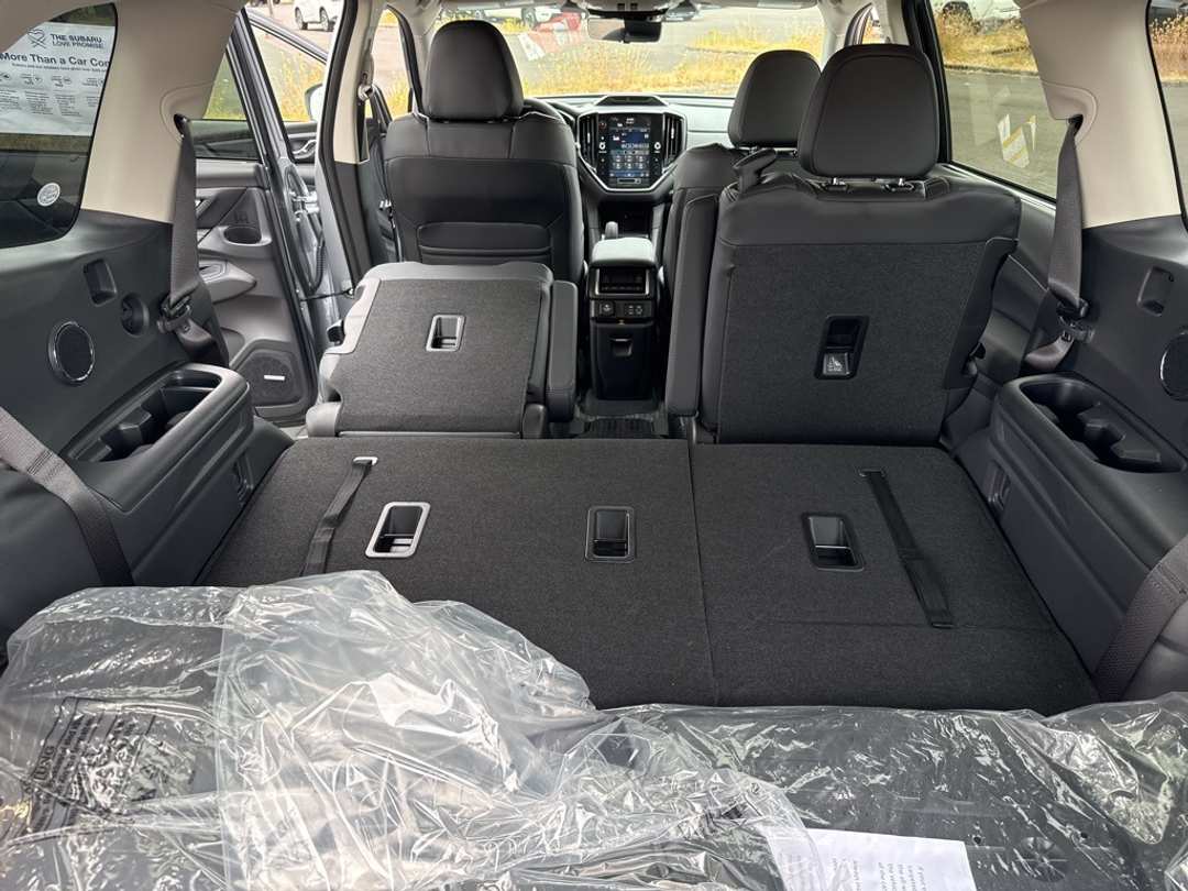 2025 Subaru Ascent Onyx Edition Touring - Image 28
