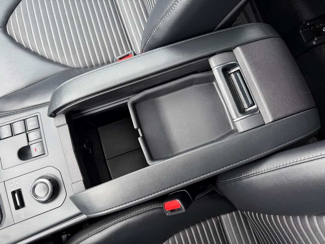 2025 Toyota Highlander XSE - Image 28