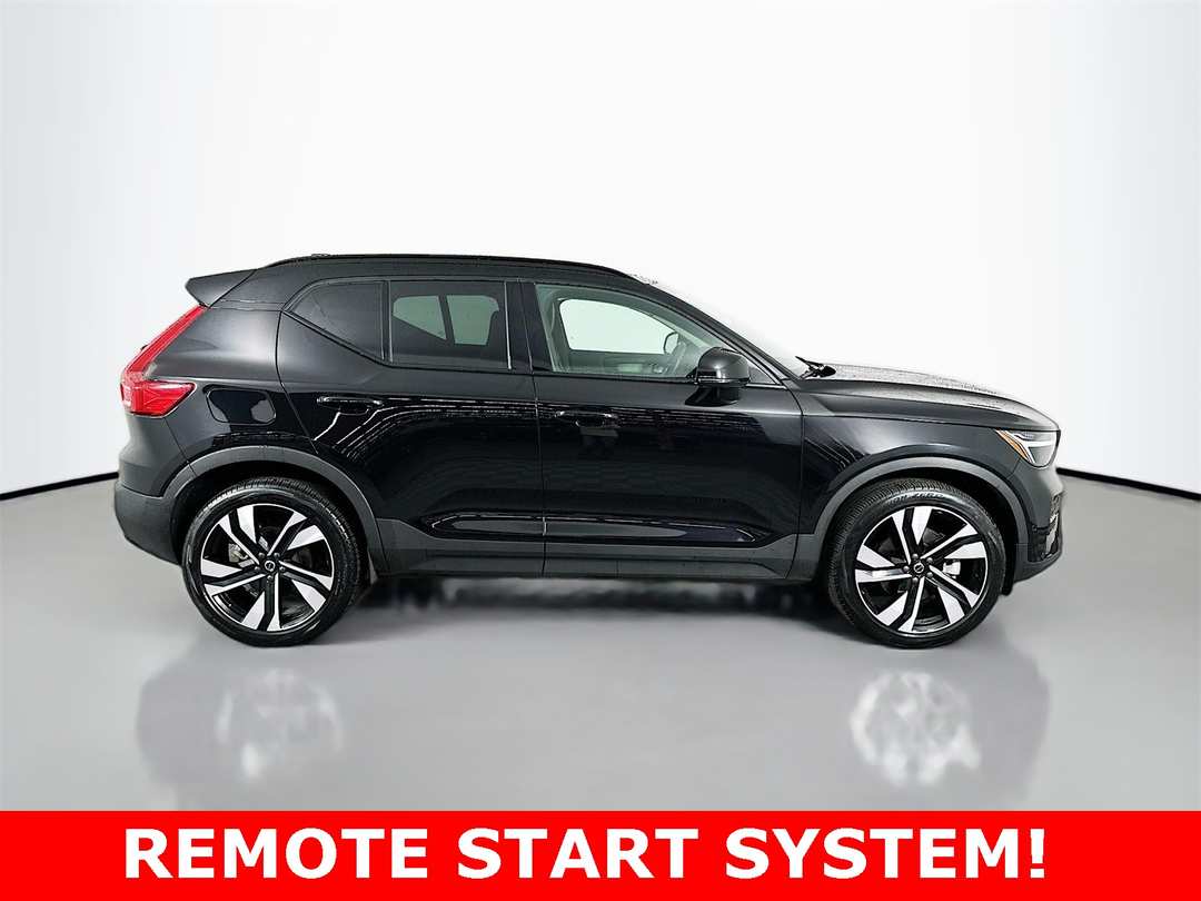 2025 Volvo Xc40 B5 Plus Dark Theme - Image 8