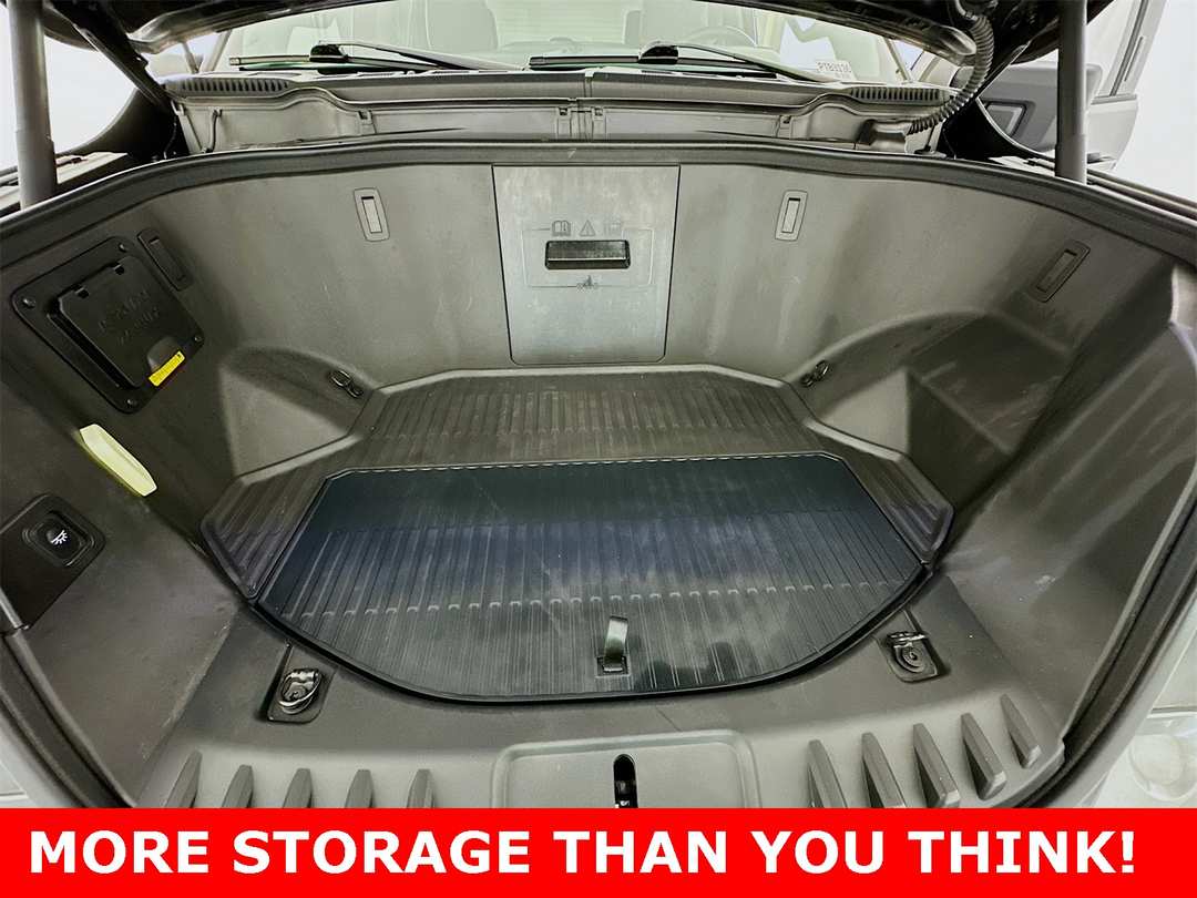 2023 Ford F-150 Lightning XLT - Image 32