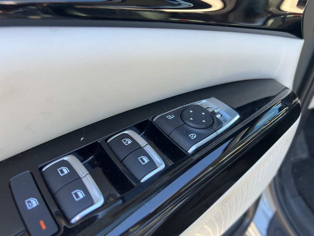 2024 Kia Carnival EX - Image 21