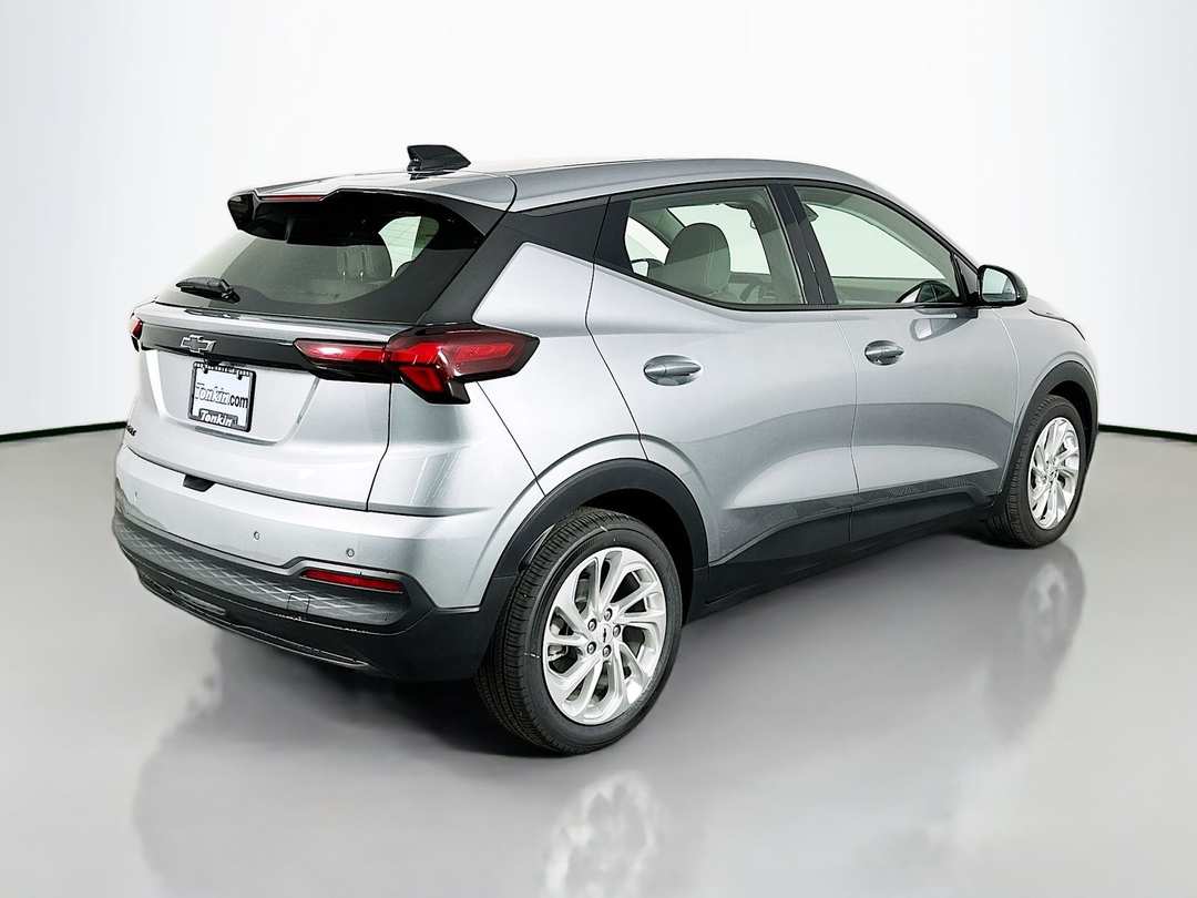 2027 Chevrolet Bolt Ev LT - Image 7