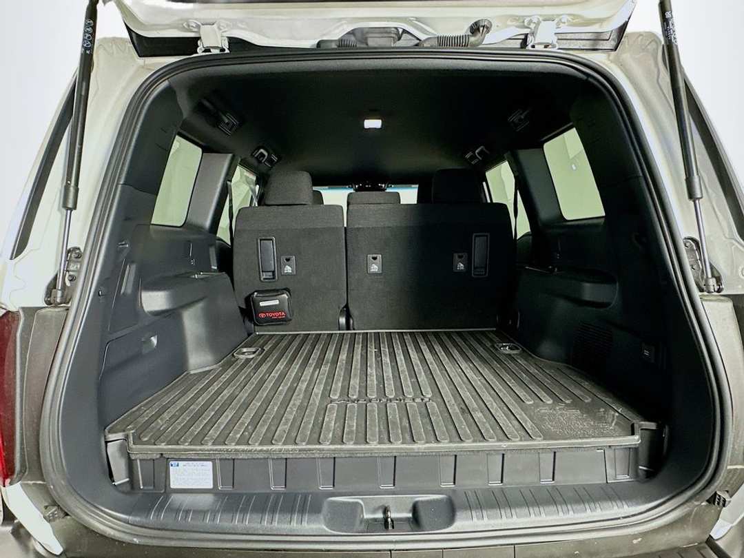 2025 Toyota Land Cruiser Base - Image 27