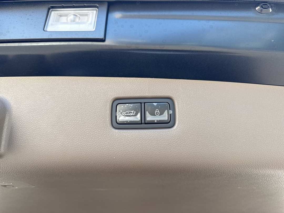 2026 Genesis Electrified Gv70 - Image 15