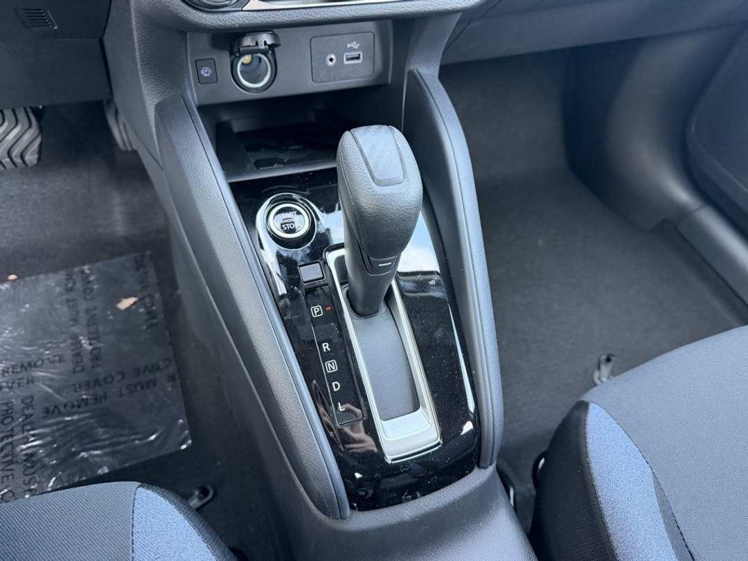 2025 Nissan Versa 1.6 SV - Image 29