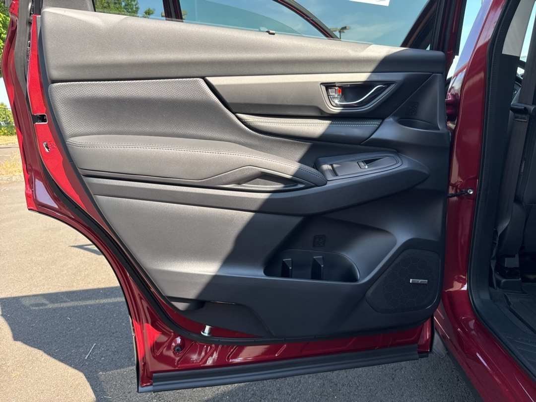 2025 Subaru Ascent Onyx Edition Touring - Image 19