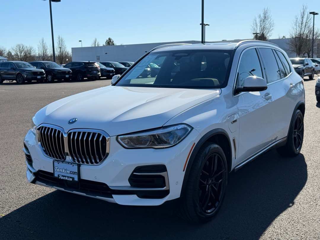 2023 BMW X5 xDrive45e - Image 4