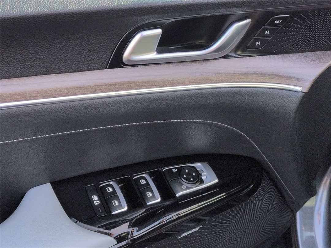 2021 Kia K5 EX - Image 10