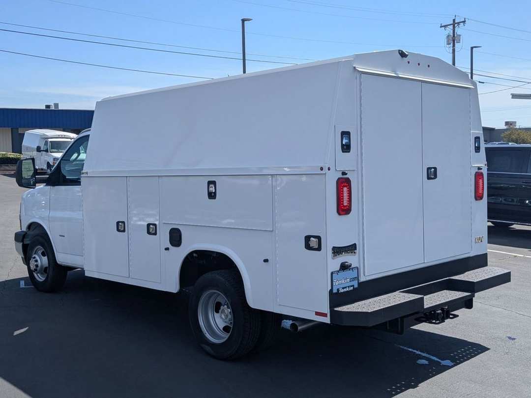 2024 Chevrolet Express 3500 Work - Image 4