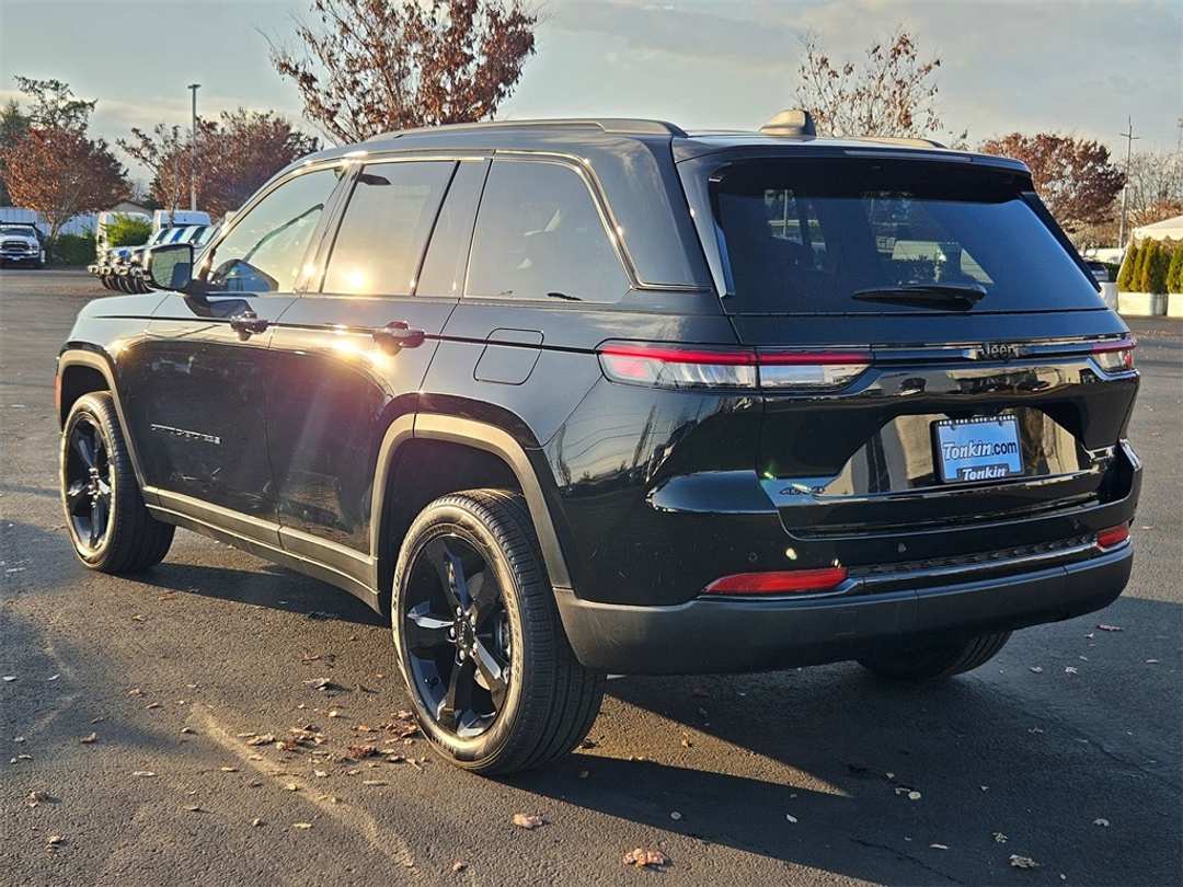 2025 Jeep Grand Cherokee Limited - Image 4
