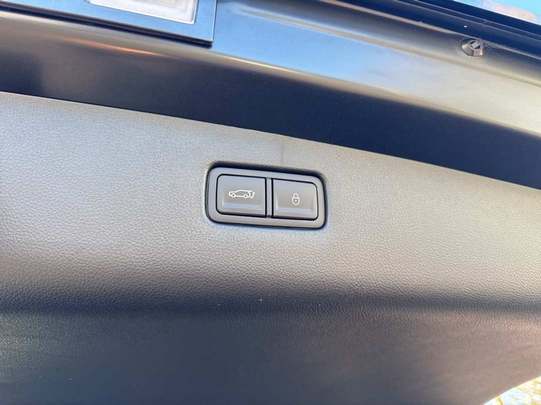 2026 Genesis Gv70 2.5T Advanced - Image 16