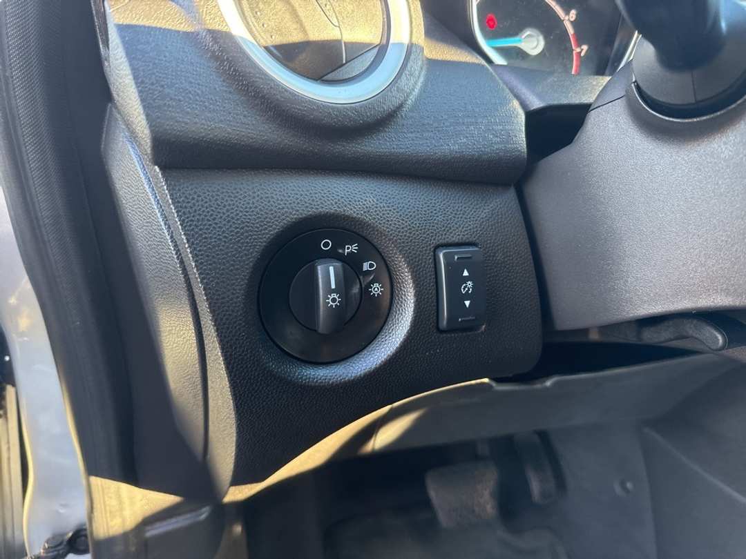 2018 Ford Fiesta SE - Image 29