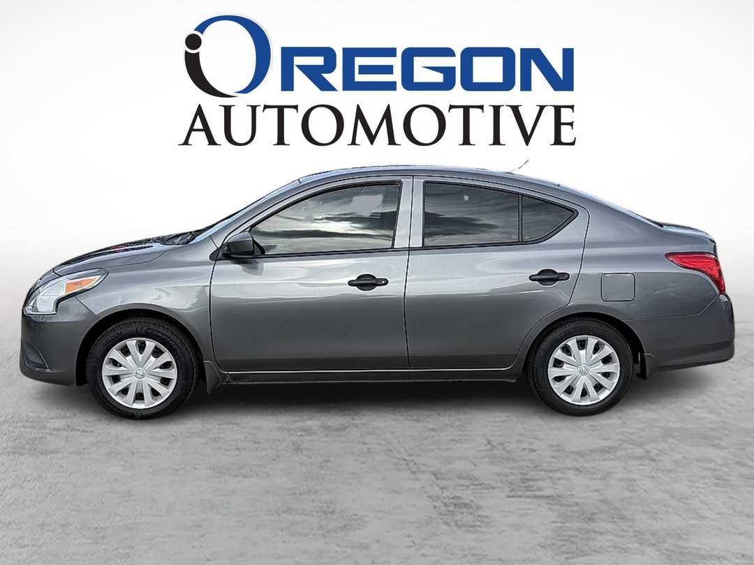 2018 Nissan Versa S - Image 2