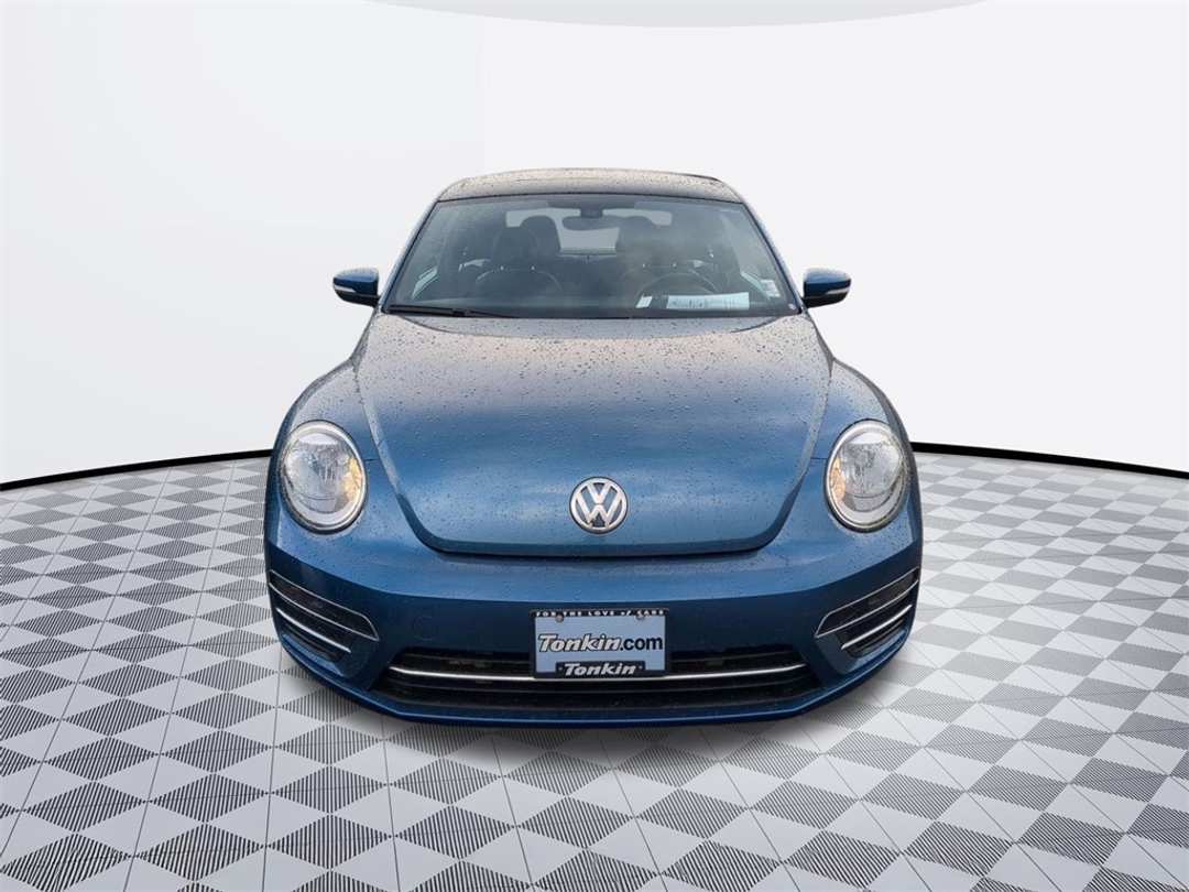 2019 Volkswagen Beetle 2.0T SE - Image 9