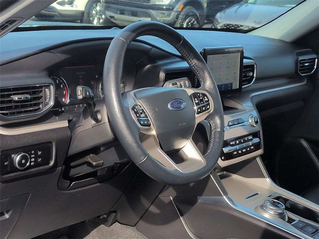 2023 Ford Explorer XLT - Image 12