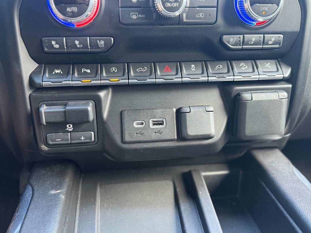 2021 GMC Sierra 1500 Denali - Image 38