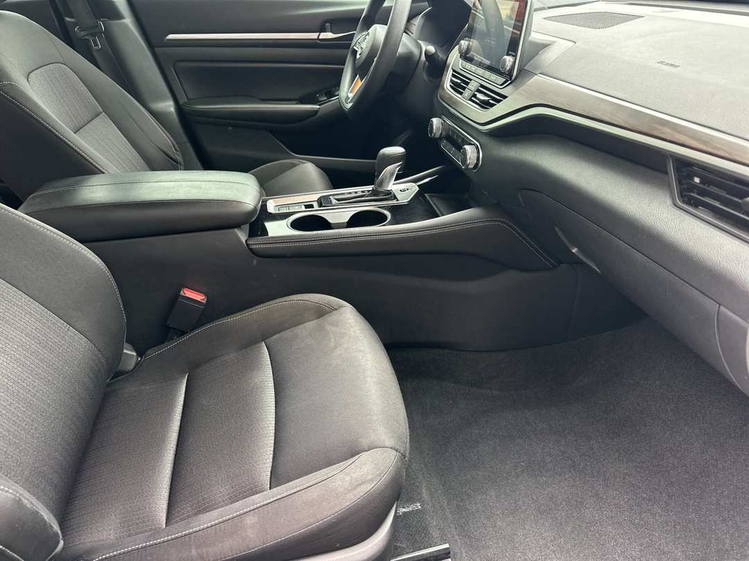 2023 Nissan Altima 2.5 SV - Image 14