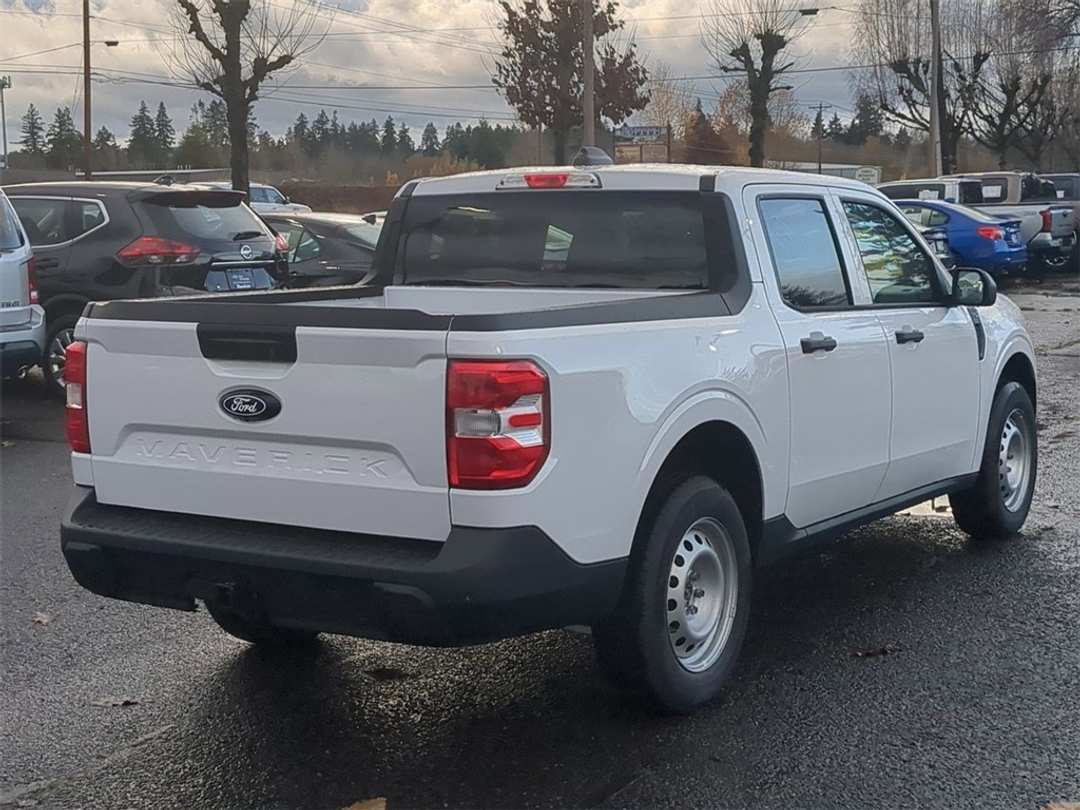 2026 Ford Maverick XL - Image 5