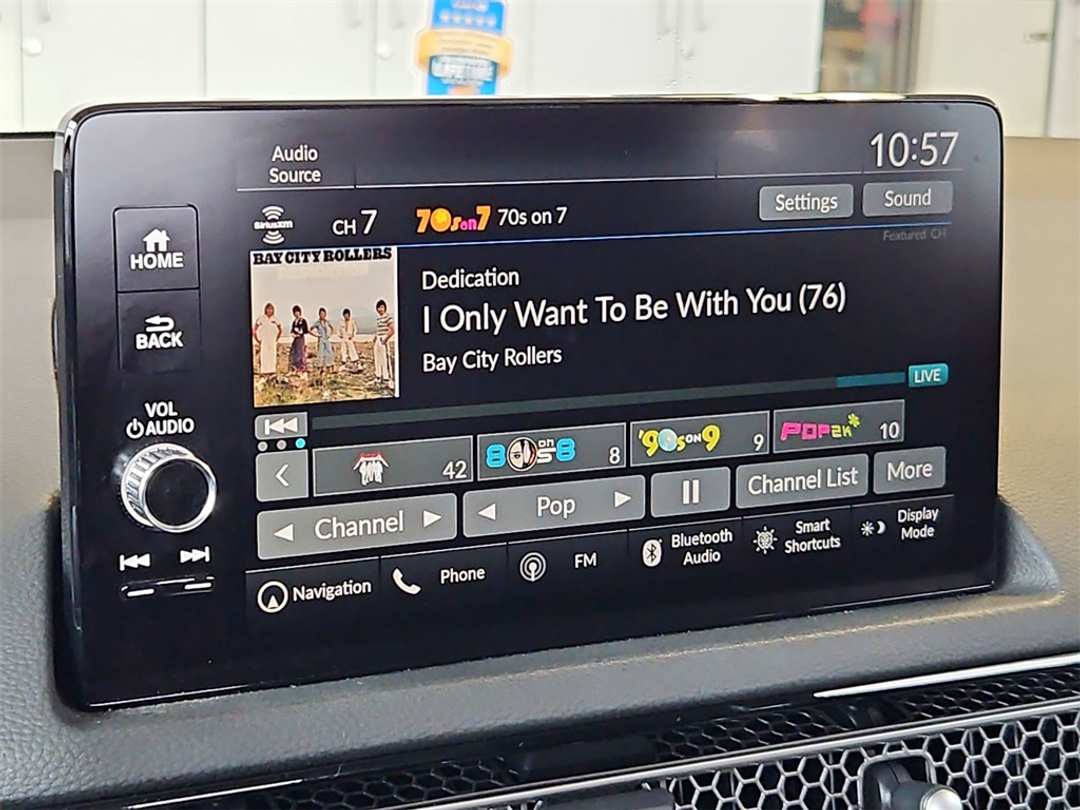 2024 Honda Civic Touring - Image 17