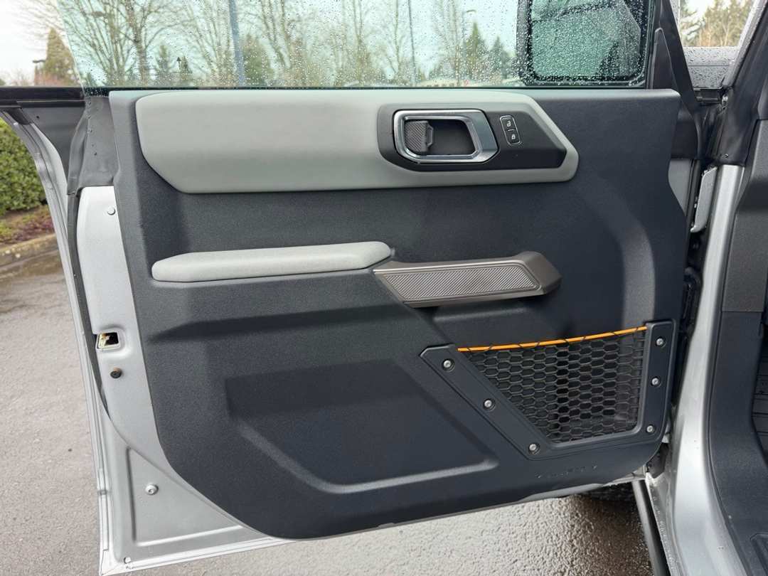 2022 Ford Bronco Badlands - Image 14