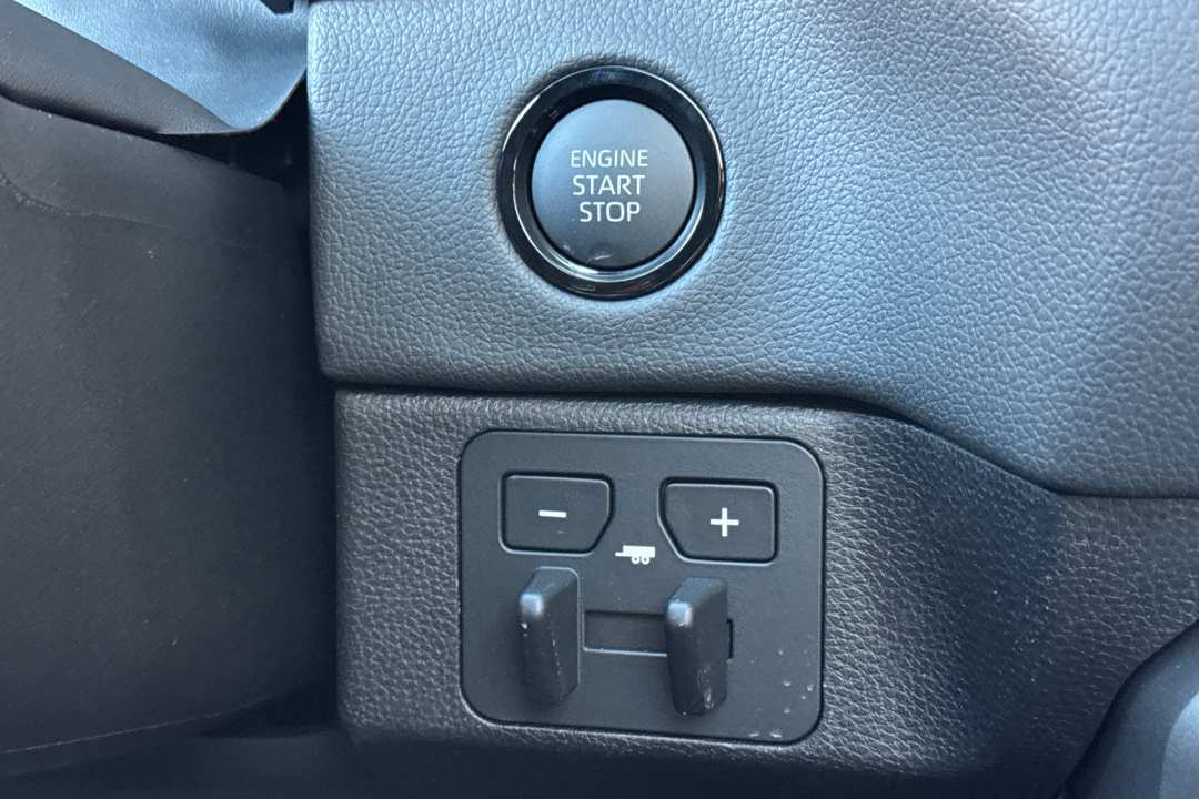 Toyota Tundra - Image 5