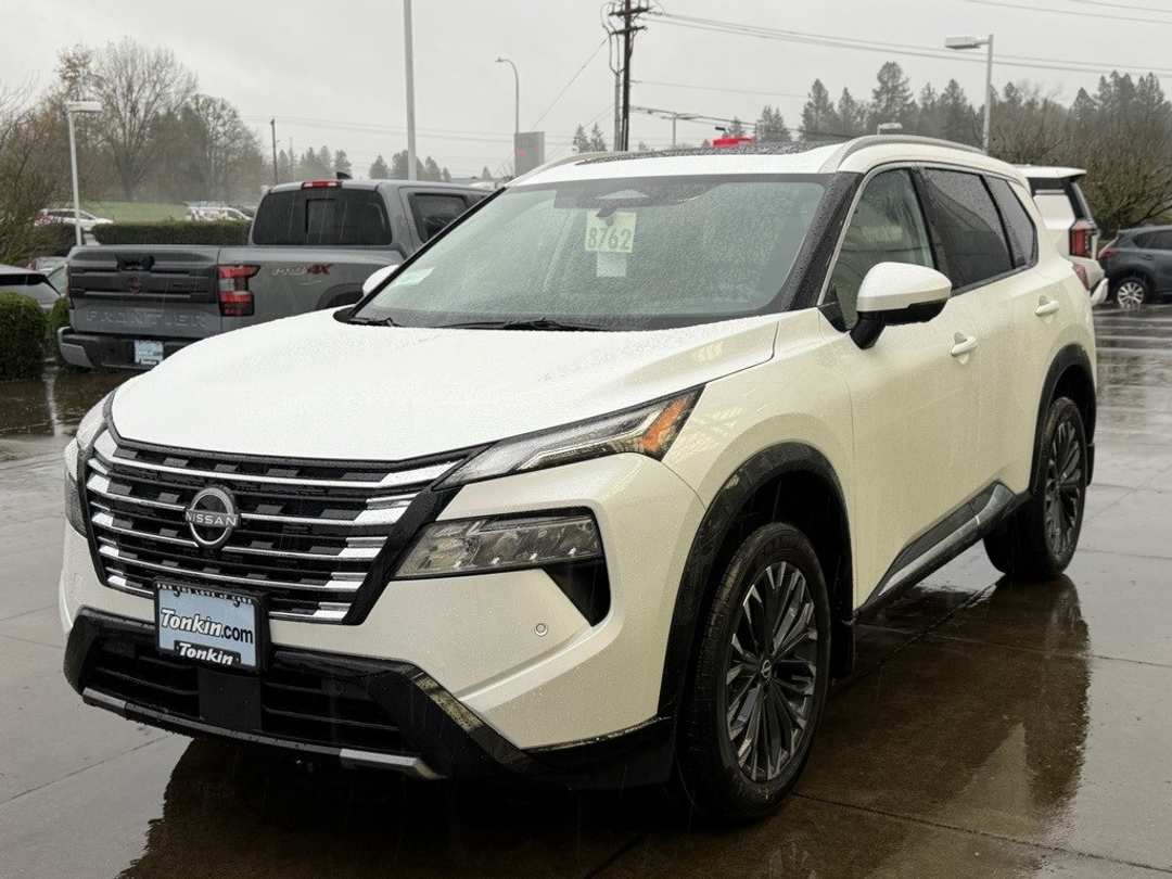 2026 Nissan Rogue Platinum - Image 4