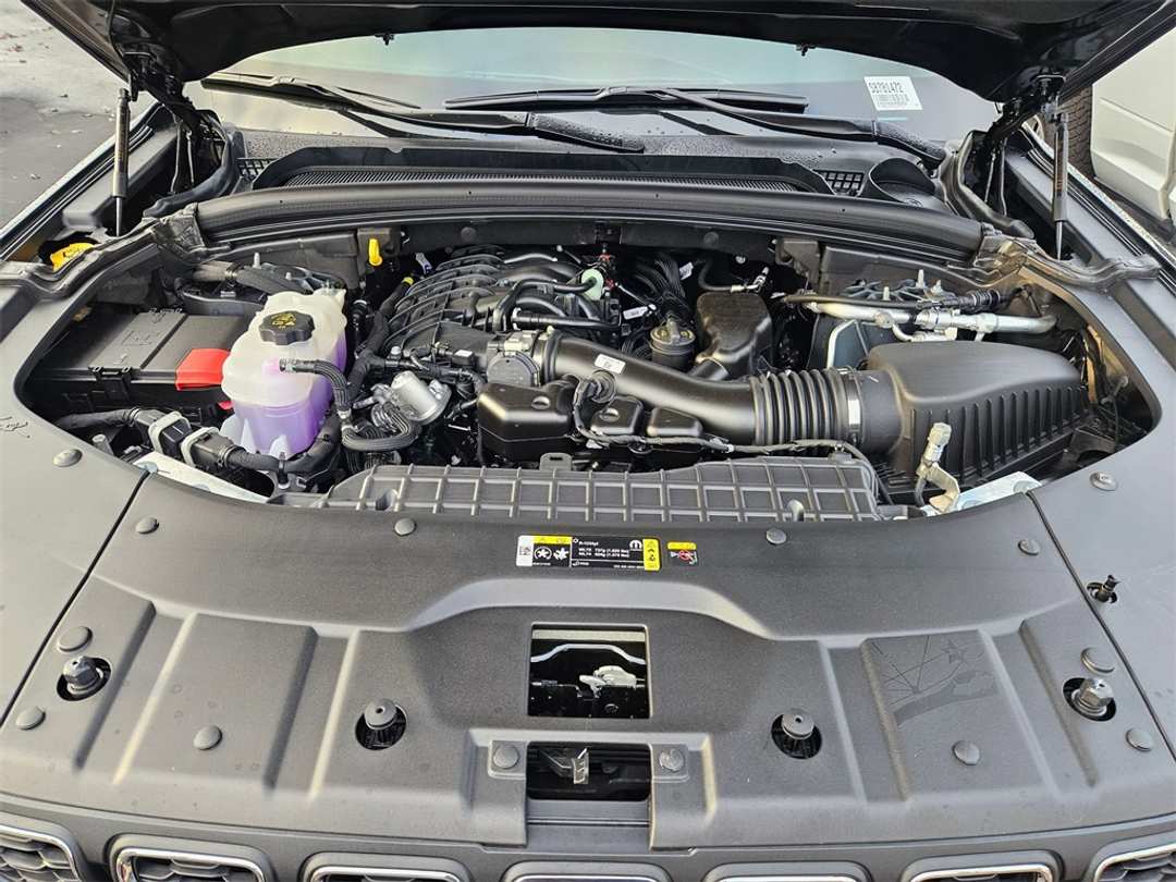 2025 Jeep Grand Cherokee L Laredo - Image 40