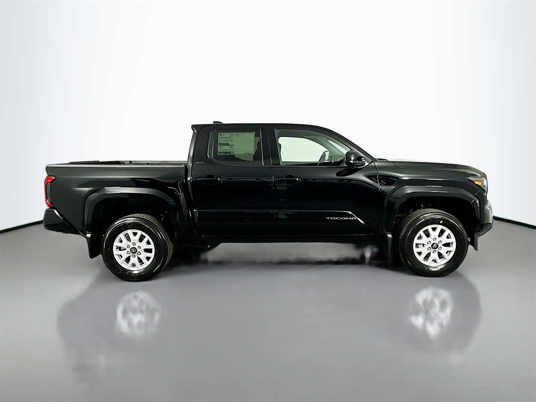 2025 Toyota Tacoma SR5 - Image 8