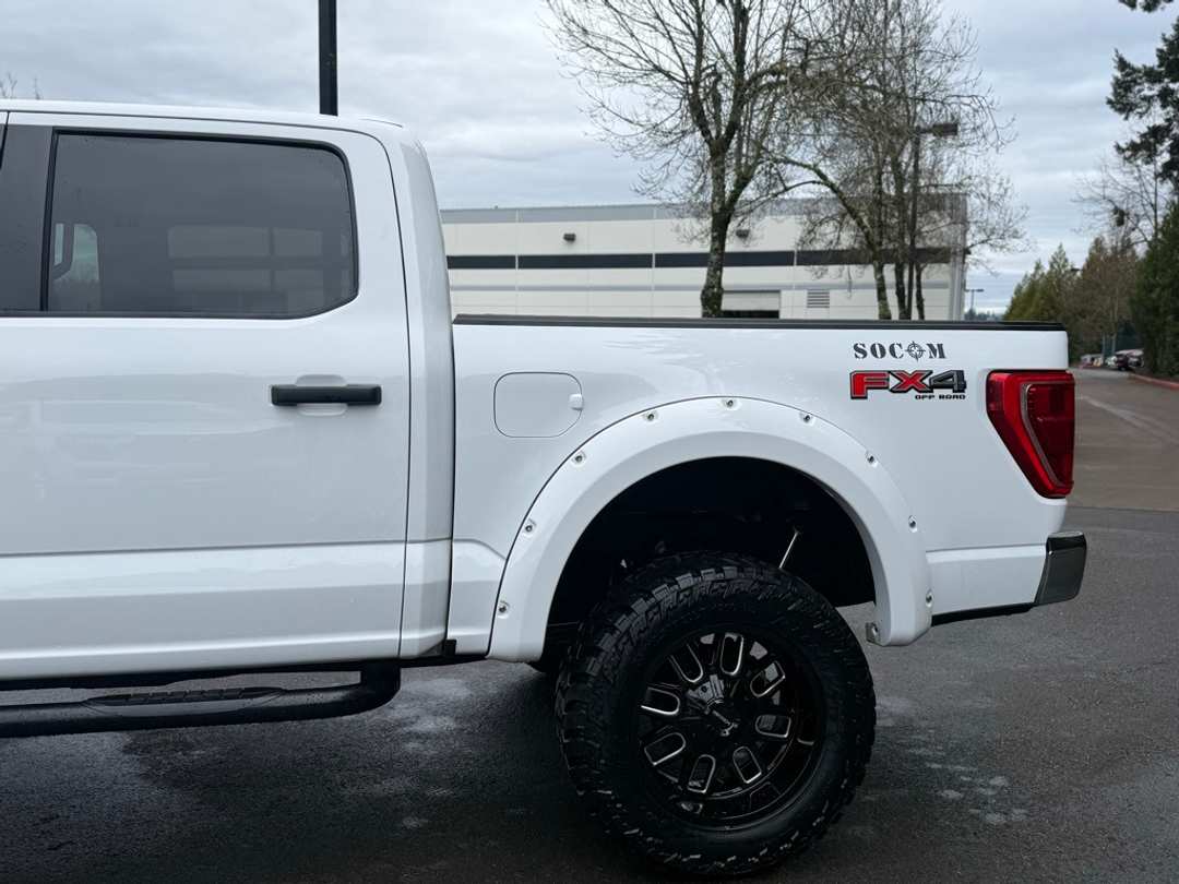 2023 Ford F-150 XLT - Image 11