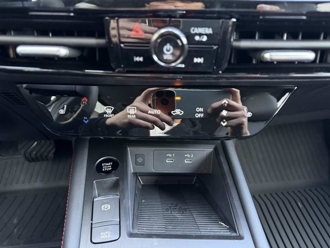 2026 Nissan Kicks SR - Image 22