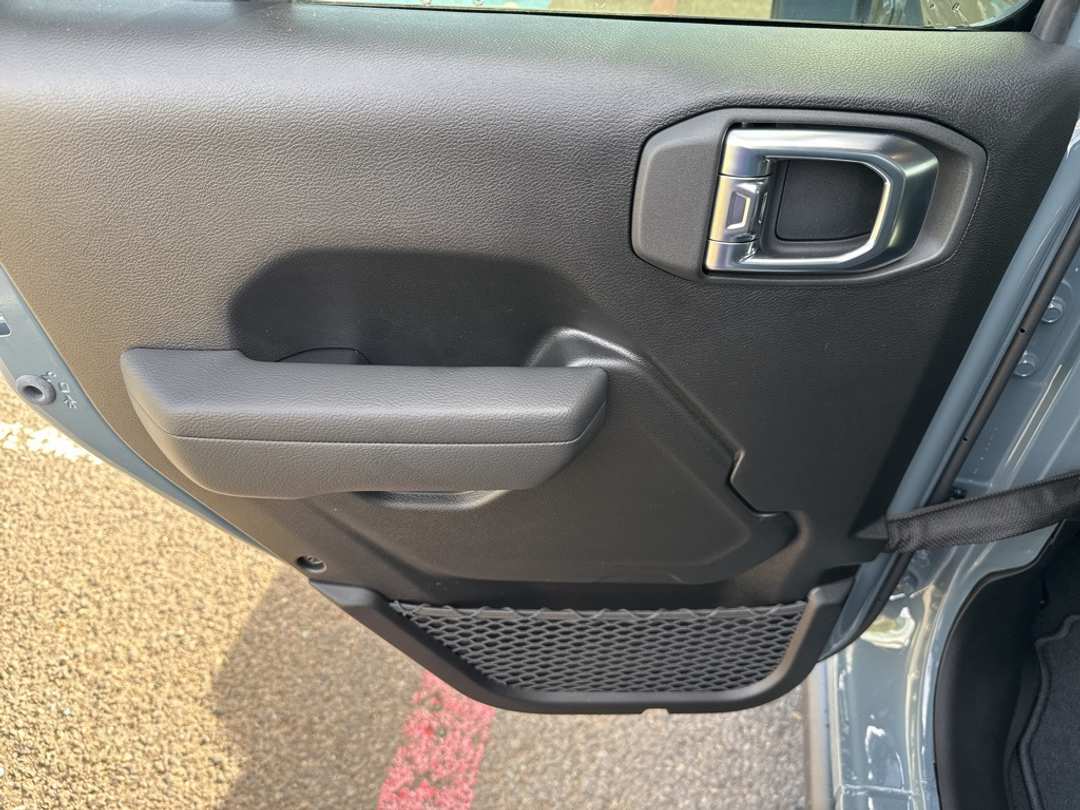 2026 Jeep Gladiator Mojave - Image 28