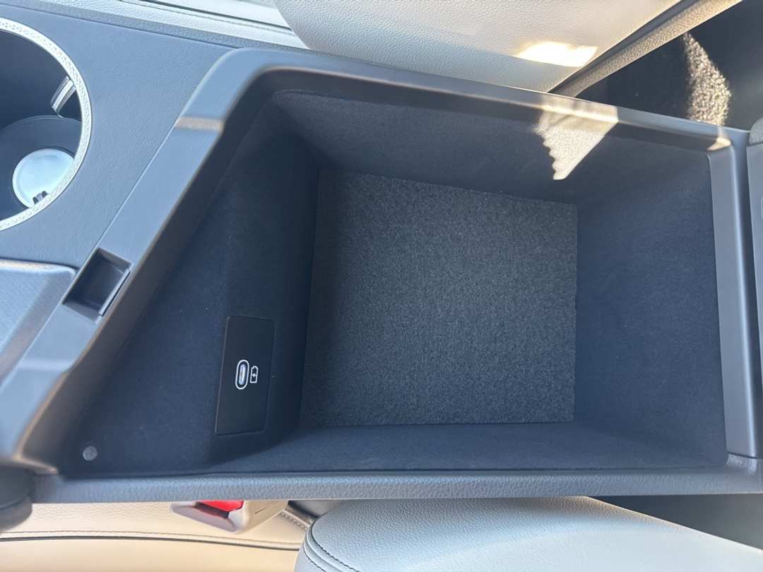 2026 Genesis G70 3.3T Sport Prestige - Image 25