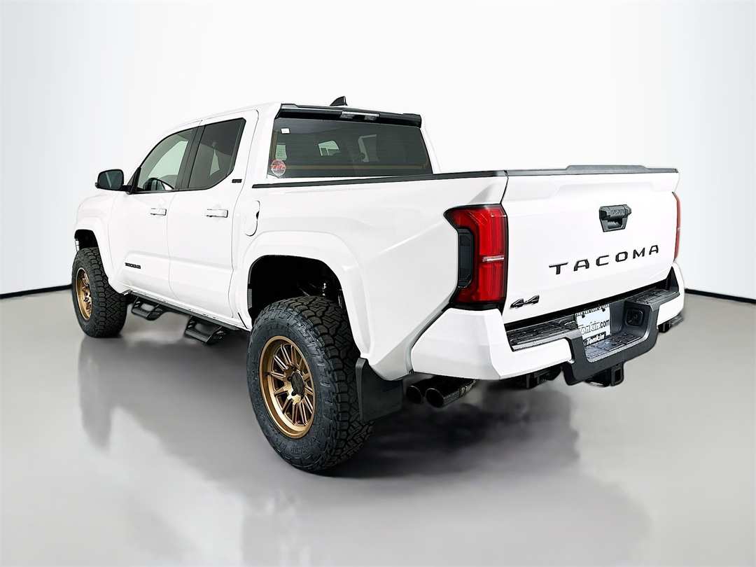 2025 Toyota Tacoma SR5 - Image 5